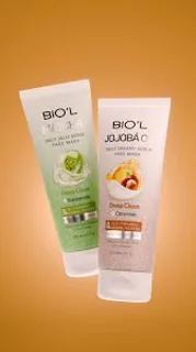 ژل شوینده صورت اسکراب ماچا و نیاسینامید بیول - 200 میل - Biol